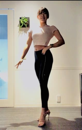 CHANGE部門・MODEL部門 女性 フロントポーズ
