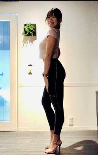CHANGE部門・MODEL部門 女性 サイドポーズ